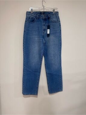 Nova men, classic straight medium blue jeans size 30. NWT